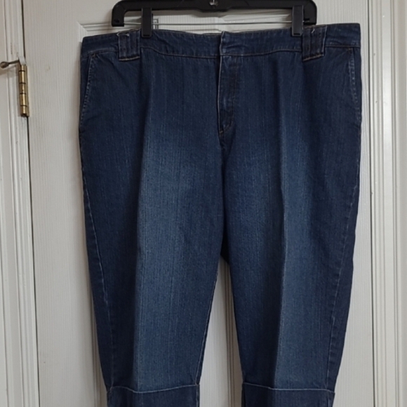 Bundle of Three Capris - Floral White, Denim Blue, and Pink Cargo Pants - Picture 13 of 15